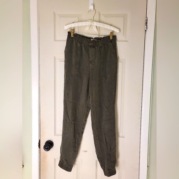 H&M Stretchy Army Green Cargo Pants - Picture 1 of 2